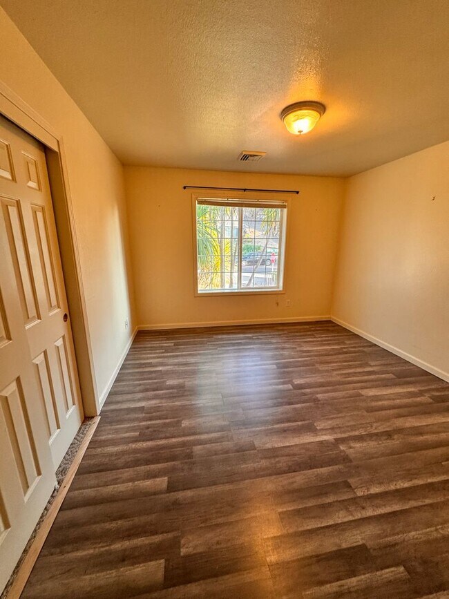 Building Photo - 106 Umpqua View Dr