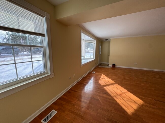 Building Photo - 460 N Lake Shore Dr