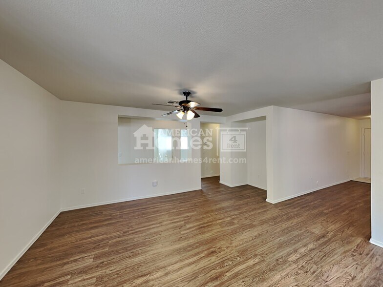 Building Photo - 1133 S 111th Cir