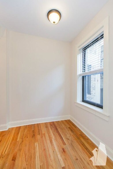 Building Photo - 612 W Patterson Ave