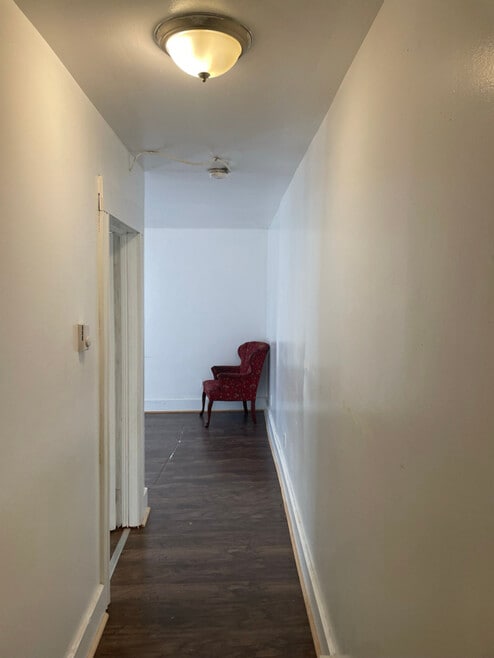 Building Photo - 202 Dewey Ave