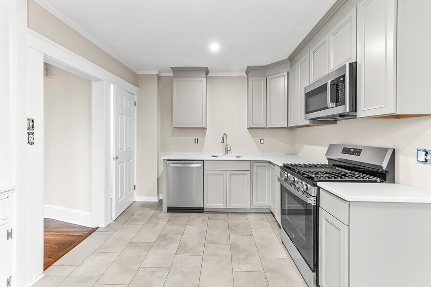 Building Photo - 640 Market St