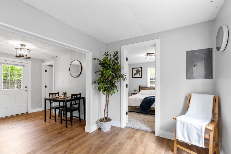 Building Photo - 231 Murray St SE