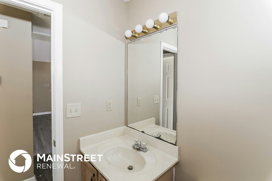 Building Photo - 4479 Cleopatra Cove N