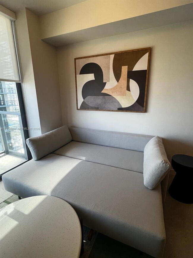 Building Photo - 11 NE 6th St