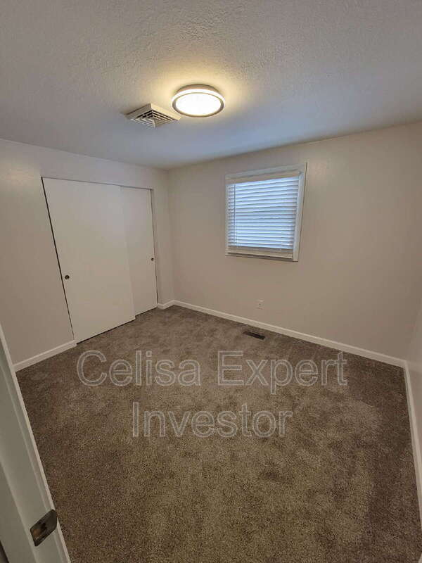 Building Photo - 5008 Firwood Dr