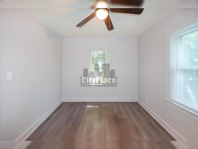 Building Photo - 1465 W 34th St