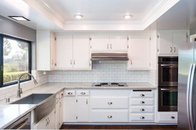 Building Photo - Georgian Colonial in Mt Helix