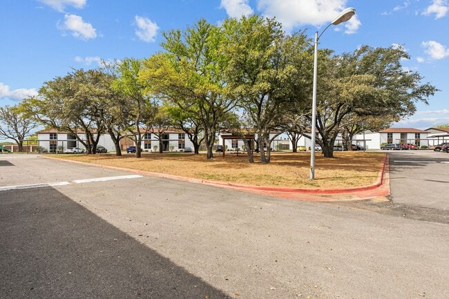 Building Photo - 1301 W Hwy 287 Byp