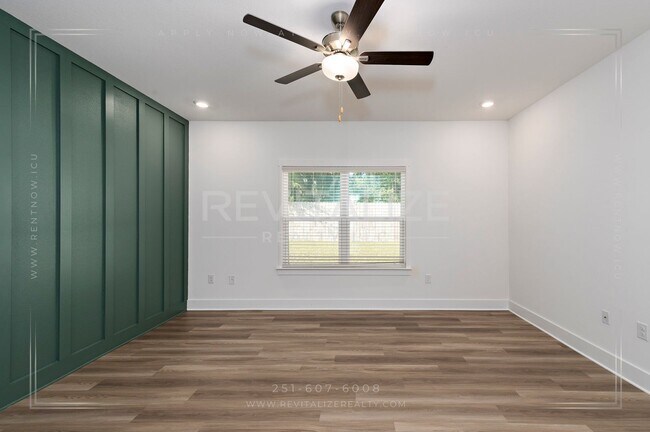 Building Photo - HALF-DEPOSIT SPECIAL! Charming Gold Fortified Home in Live Oak Estates – Near Downtown Fairhope!