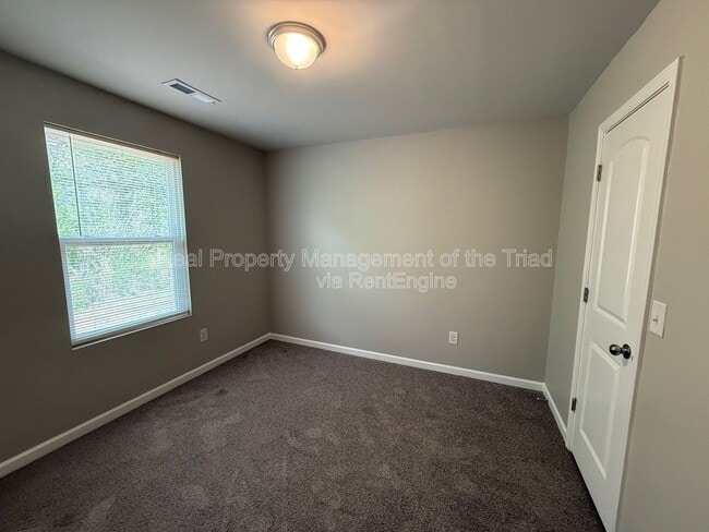 Building Photo - 3801 Miller Dr