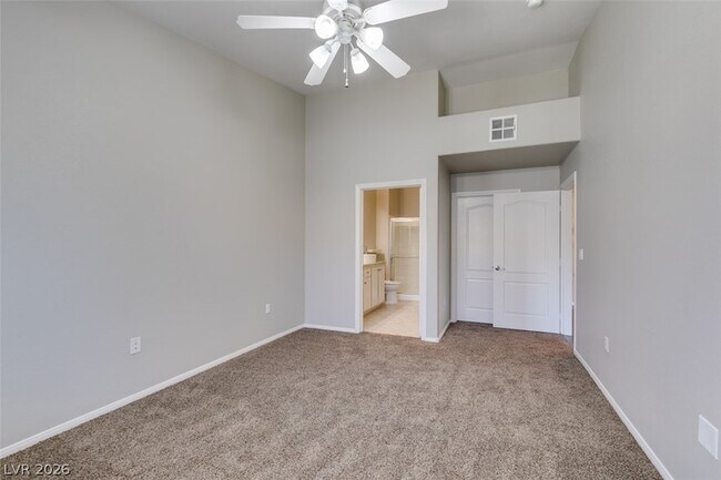 Building Photo - 2305 W Horizon Ridge Pkwy