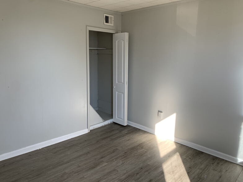 master bedroom - 334 W 29th St