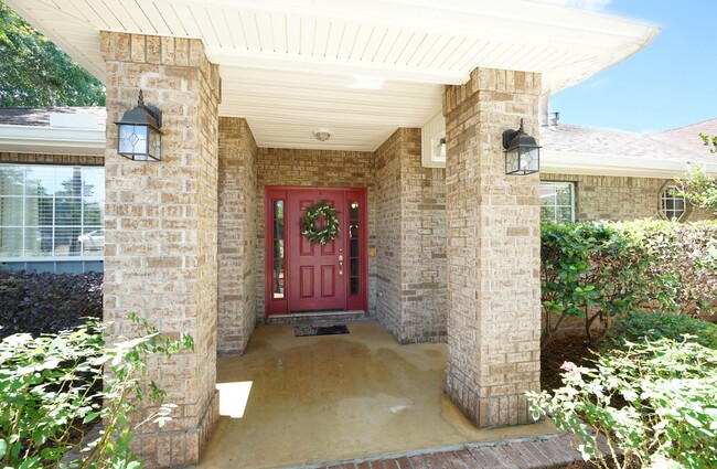 Building Photo - Silver Oaks Community