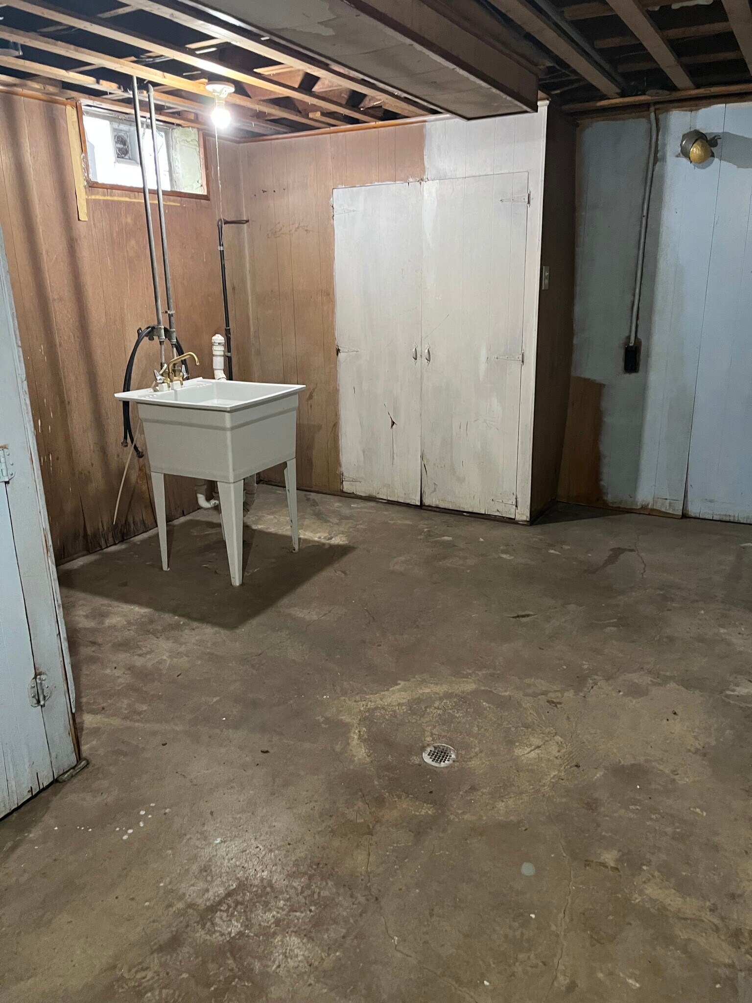 Building Photo - 1506 Chandler Ave