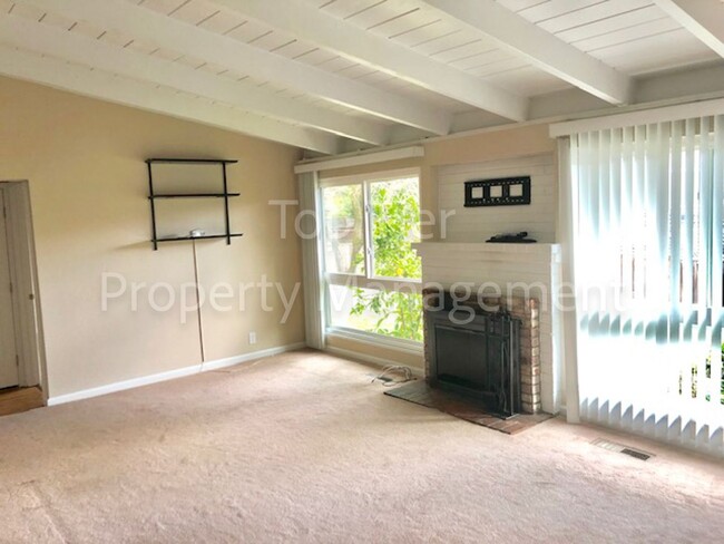 Building Photo - 3 Bd/2 Ba, 1,098 sf single-family house in...