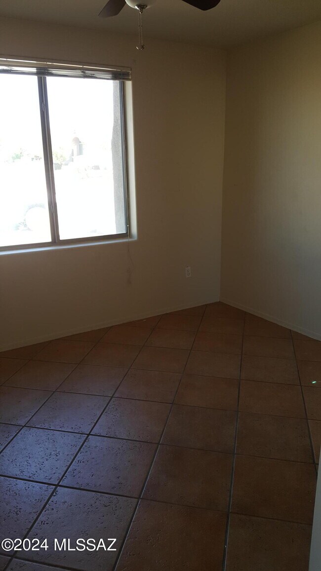 Building Photo - 13660 E High Plains Ranch St