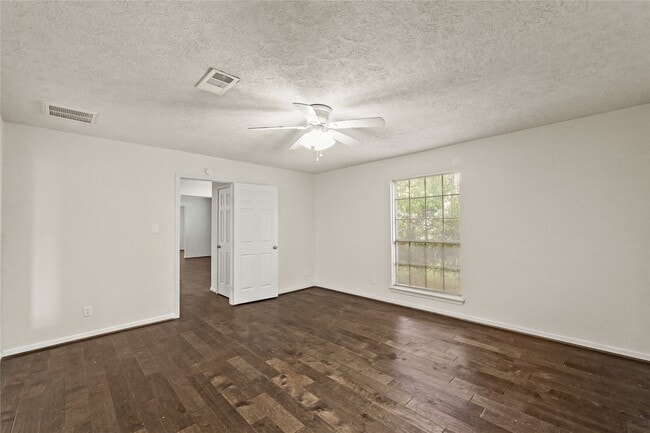 Building Photo - 14110 Saddlebend Dr