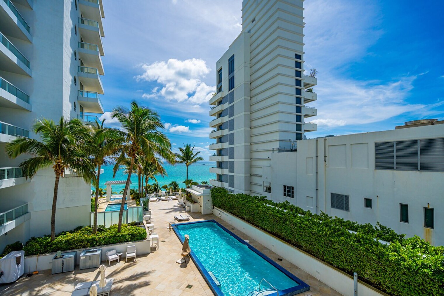 Building Photo - 4391 Collins Ave