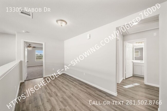 Building Photo - 13305 Nabob Dr