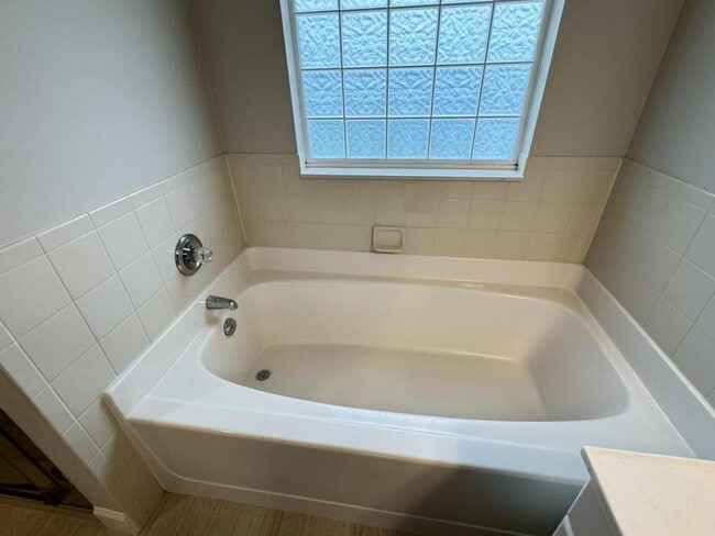 Building Photo - 222 Biltmore Pl