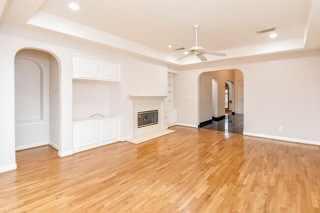 Building Photo - 3015 Bonnebridge Way Blvd