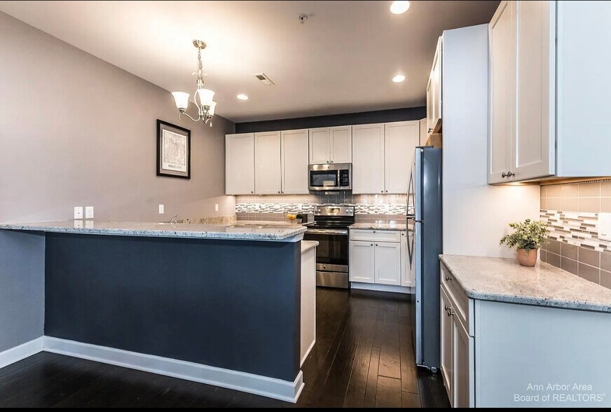 Kitchen - 5580 Arbor Chase Dr