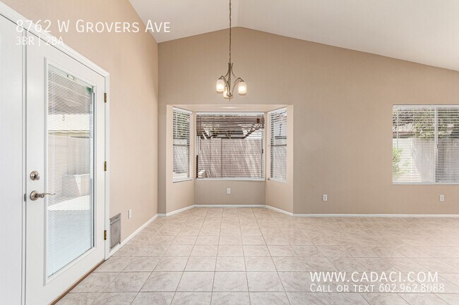 Building Photo - 8762 W Grovers Ave