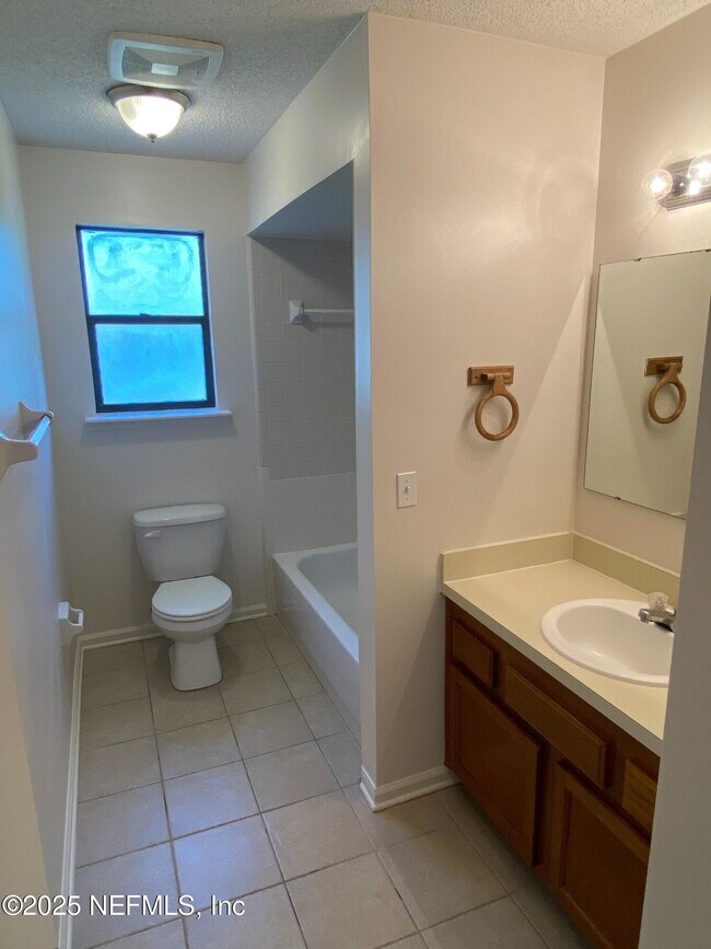 Building Photo - 12924 Tree Way Ln