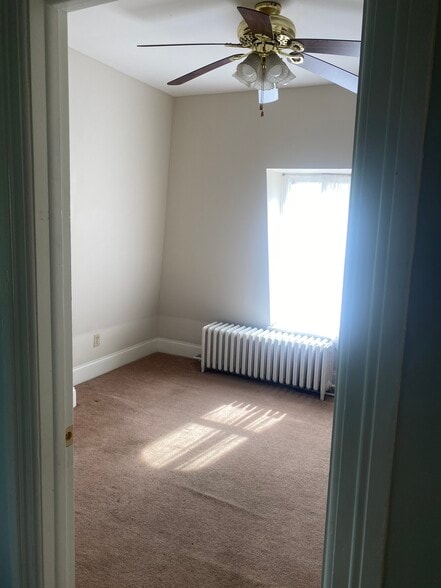 2nd floor - 1108 W 4th St