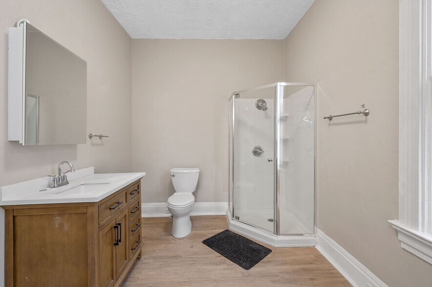 Master Bath - 3328 Fairfield Ave