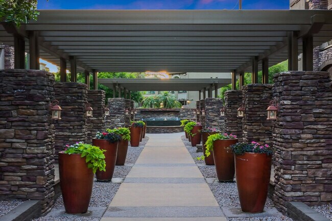 Building Photo - 5350 E Deer Valley Dr