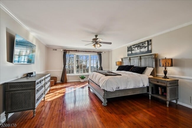 Building Photo - 545 Johnston Dr