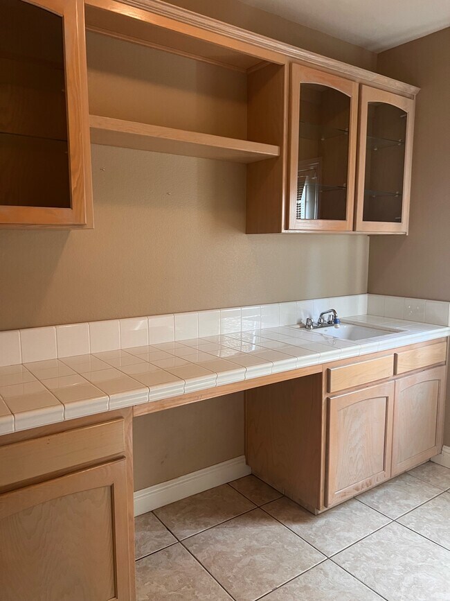 Building Photo - 2537 Deauville Cir