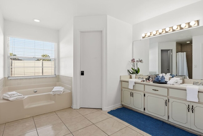 Building Photo - 1040 Hali Ridge Ct