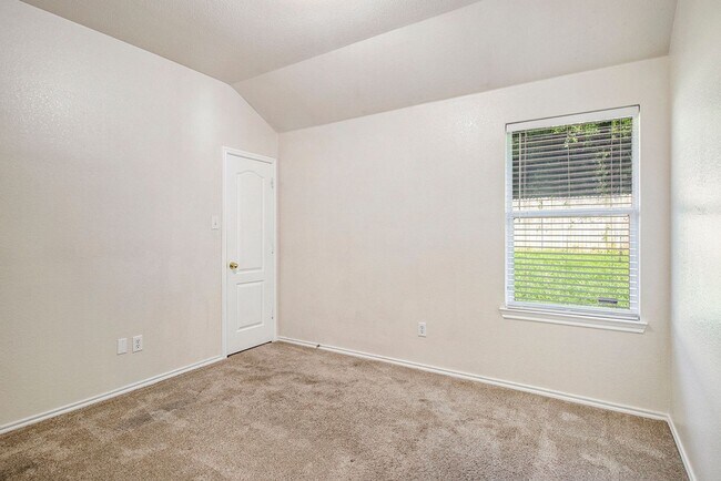 Building Photo - Charming 4-Bedroom, 2-Bathroom Home