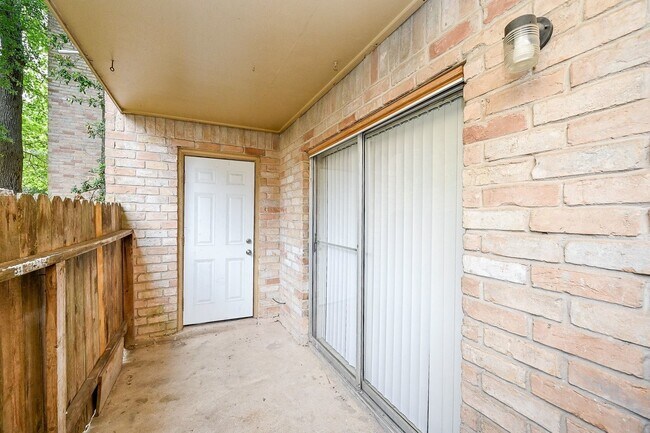 Building Photo - 16303 Lyons School Rd