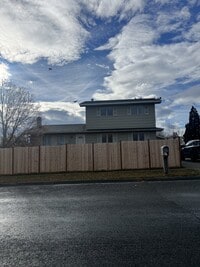 Building Photo - 911 Idlewilde Ct