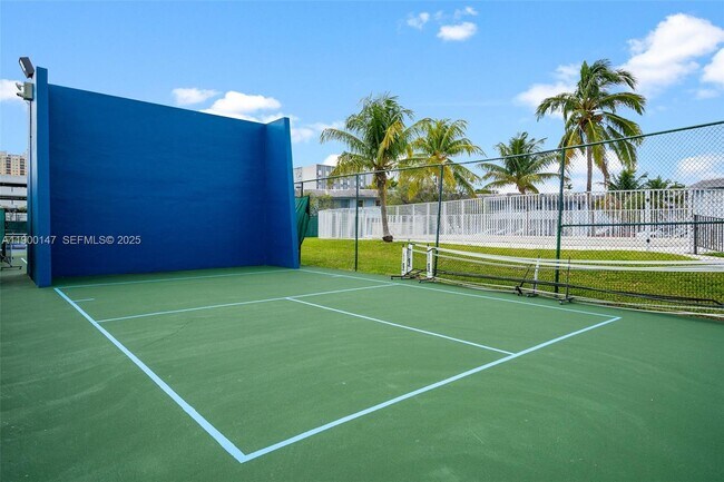 Building Photo - 7330 SW 82nd St