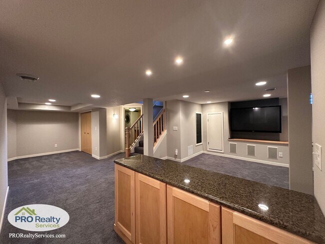 Building Photo - 3 Bedroom House **$1,000.00 off January's Rent with a January 2026 Move In**