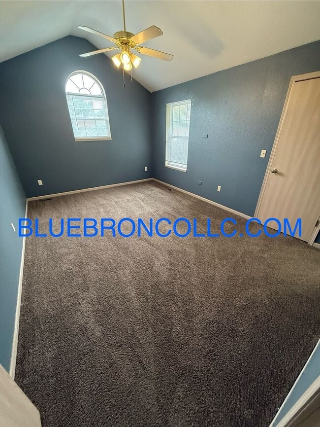 Building Photo - Remodeled 3-Bedroom Home in Lee’s Summit w...