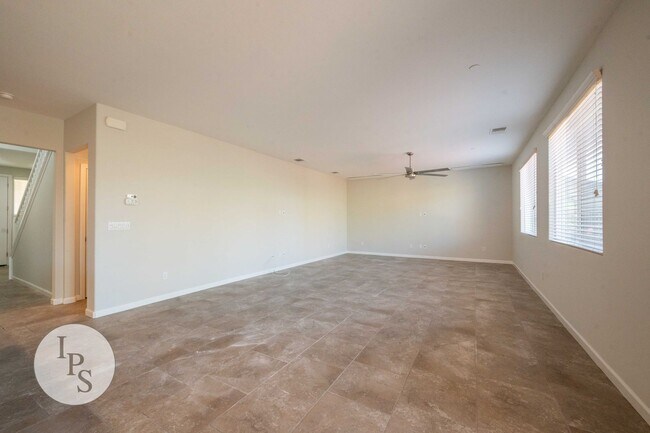 Building Photo - Clovis Eastside Home, 4BR/3BA, Built 2017 - Lots of Amenities!