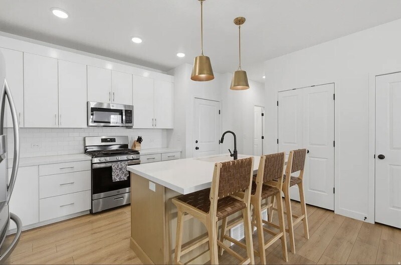 Building Photo - 9747 Ashgrove Ln