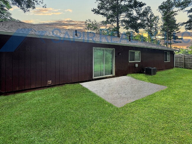 Building Photo - 8697 Embrey Dr