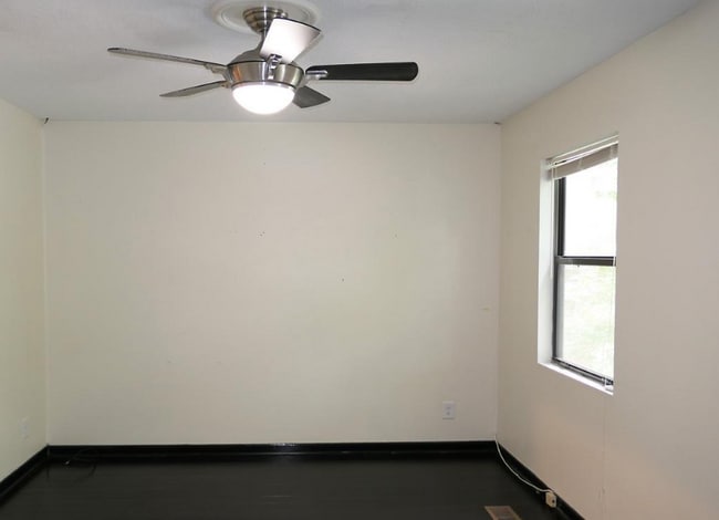 Building Photo - 140 Beechwood Dr