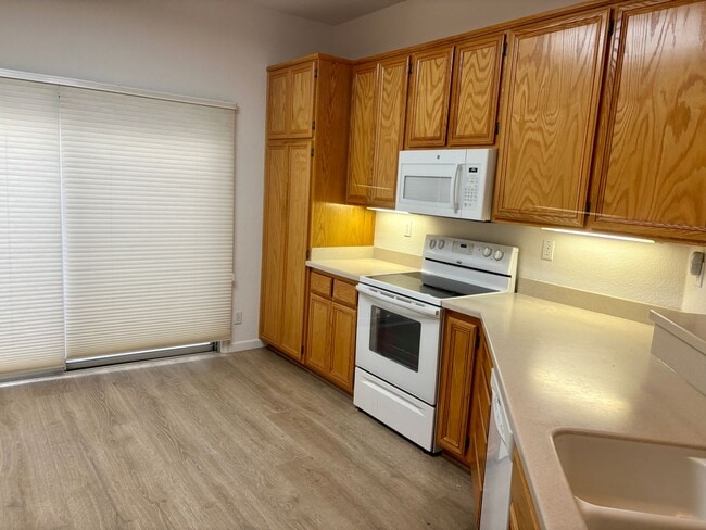 Building Photo - 55+ Folsom Gated Community-2/2 (WOW)!  Please see full ad for viewings!