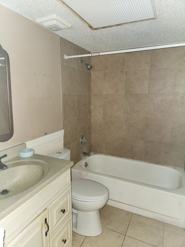 Building Photo - 3/2 Condo In +55 Community Leesburg