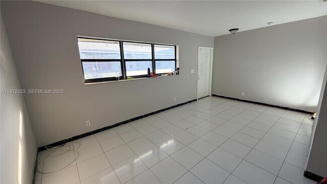 Building Photo - 581 Kathy Ln