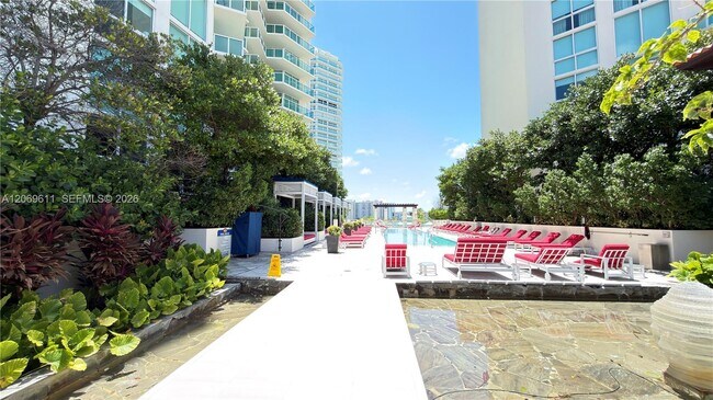 Building Photo - 150 Sunny Isles Blvd