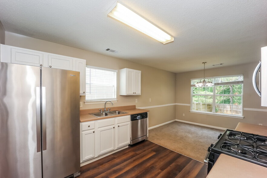 Building Photo - 2615 Thunder Basin Way